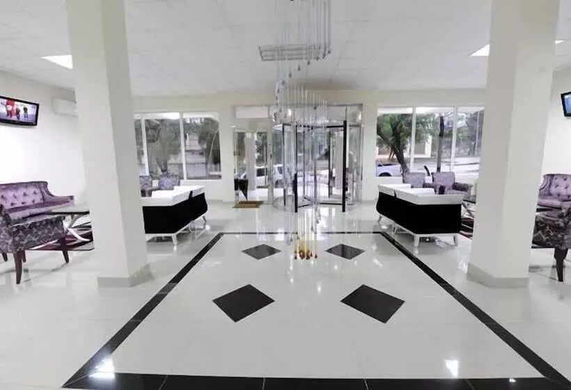 هتل Ritz Waku Kungo