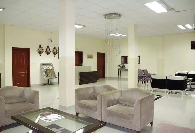 هتل Ritz Waku Kungo