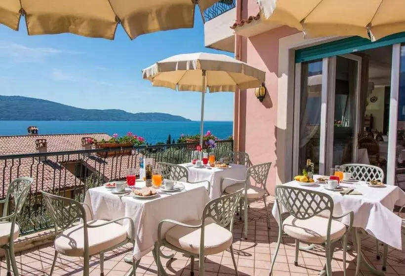 ホテル Villa Europa