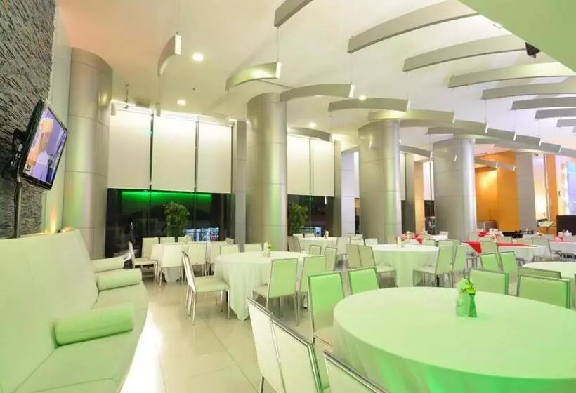 酒店 Mayflower Grande