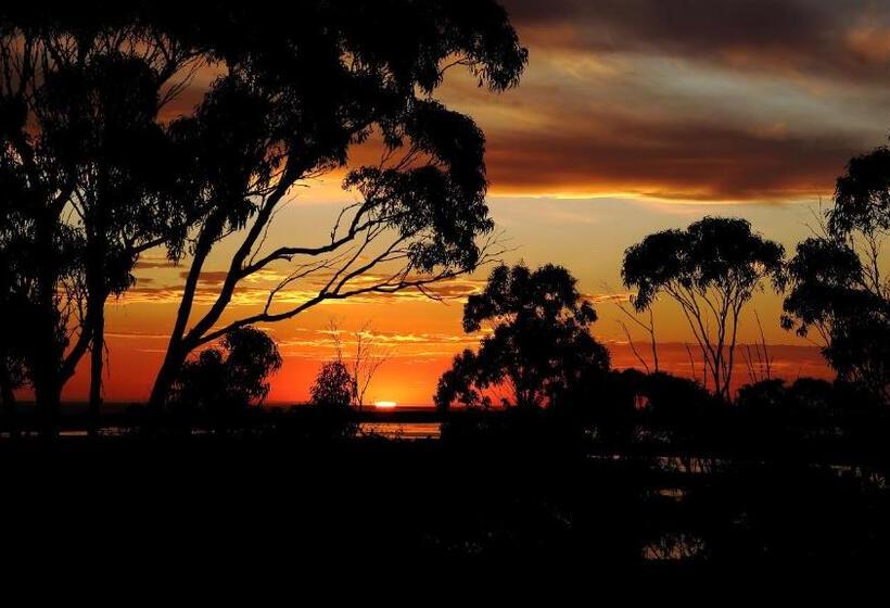 Ocean Views Motel Lakes Entrance