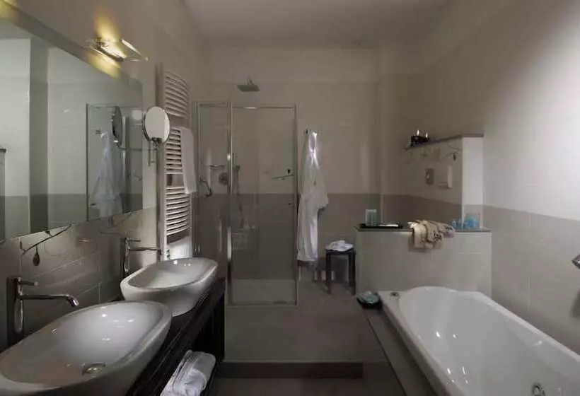 리조트 La Cartiera