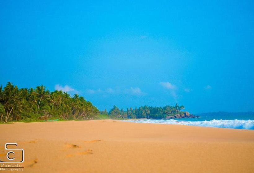 בית מלון כפרי Induruwa Beach Villa