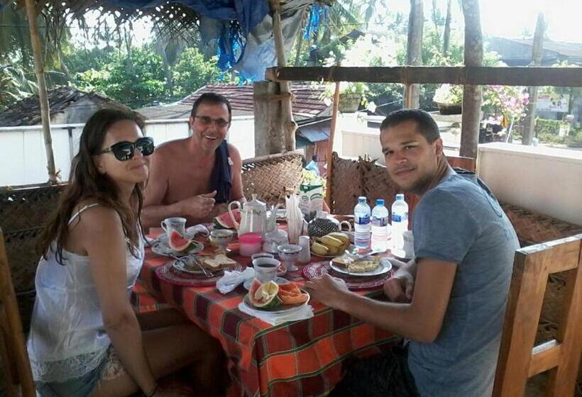 בית מלון כפרי Induruwa Beach Villa