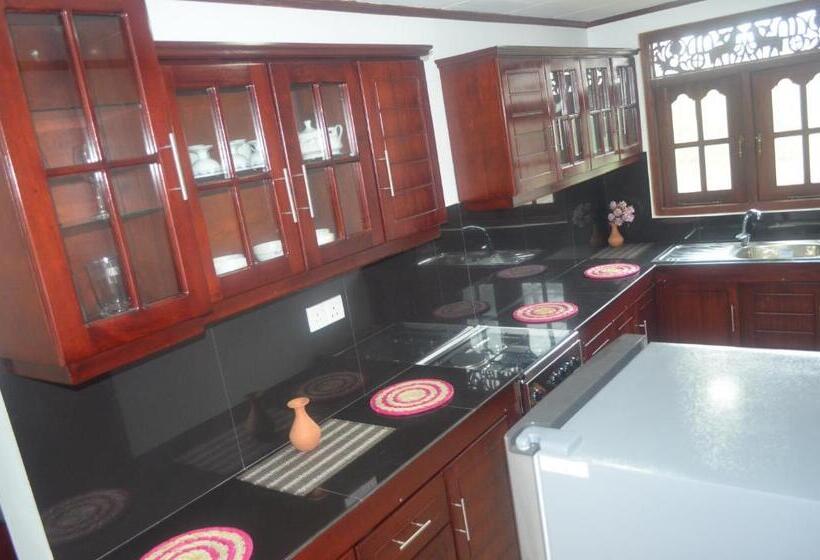 בית מלון כפרי Induruwa Beach Villa