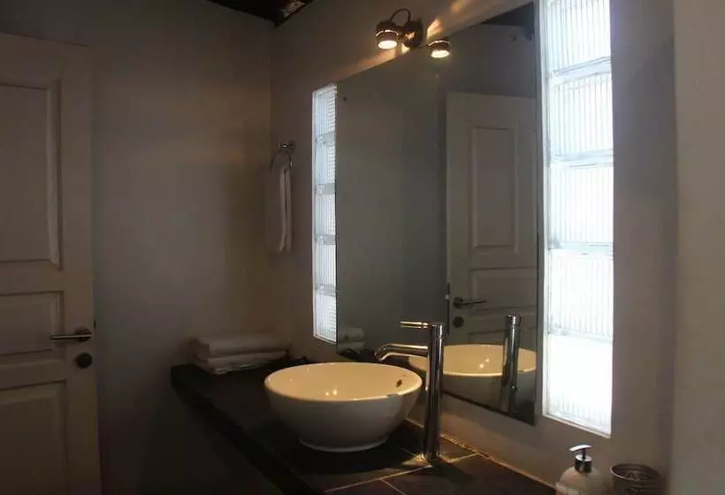 ホテル Scallywags Smugglers