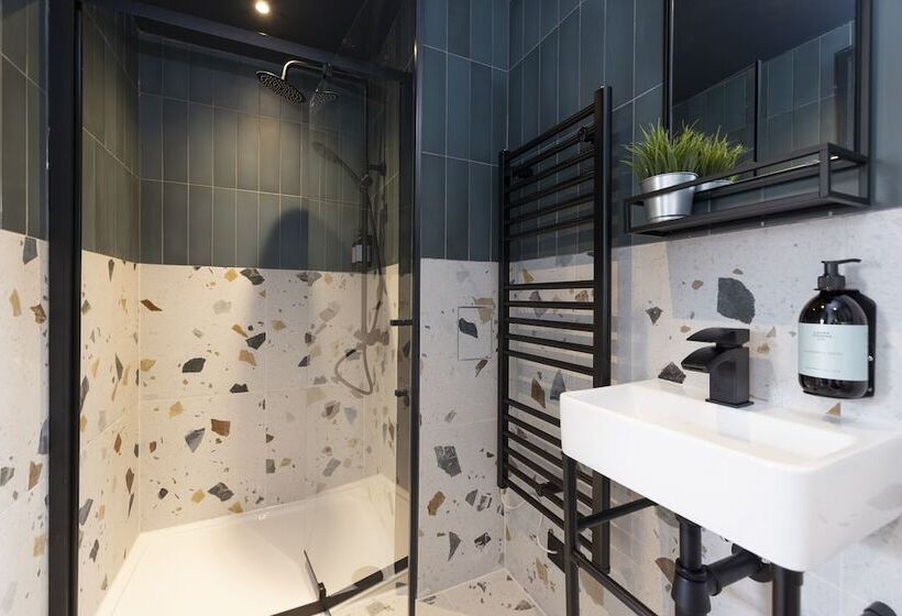 צימר Joivy 30 Castle Street Deluxe Apartments