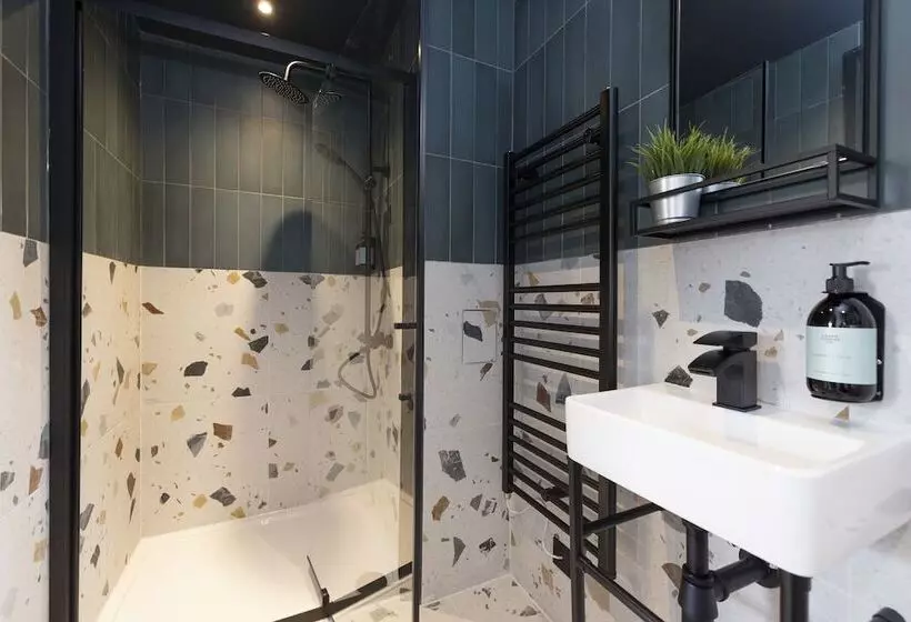 تختخواب و صبحانه Joivy 30 Castle Street Deluxe Apartments