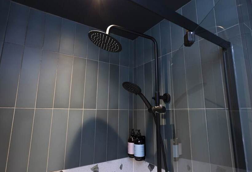 צימר Joivy 30 Castle Street Deluxe Apartments