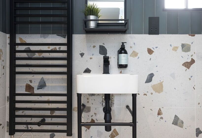 צימר Joivy 30 Castle Street Deluxe Apartments