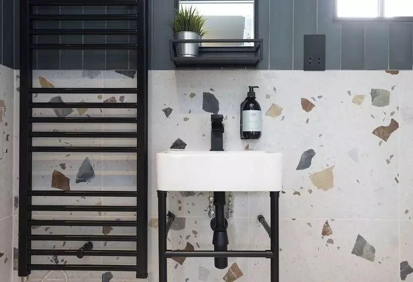 تختخواب و صبحانه Joivy 30 Castle Street Deluxe Apartments