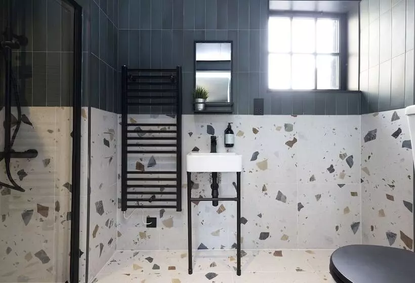 تختخواب و صبحانه Joivy 30 Castle Street Deluxe Apartments