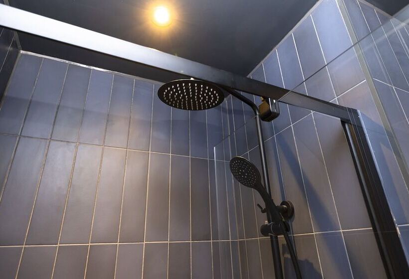 צימר Joivy 30 Castle Street Deluxe Apartments