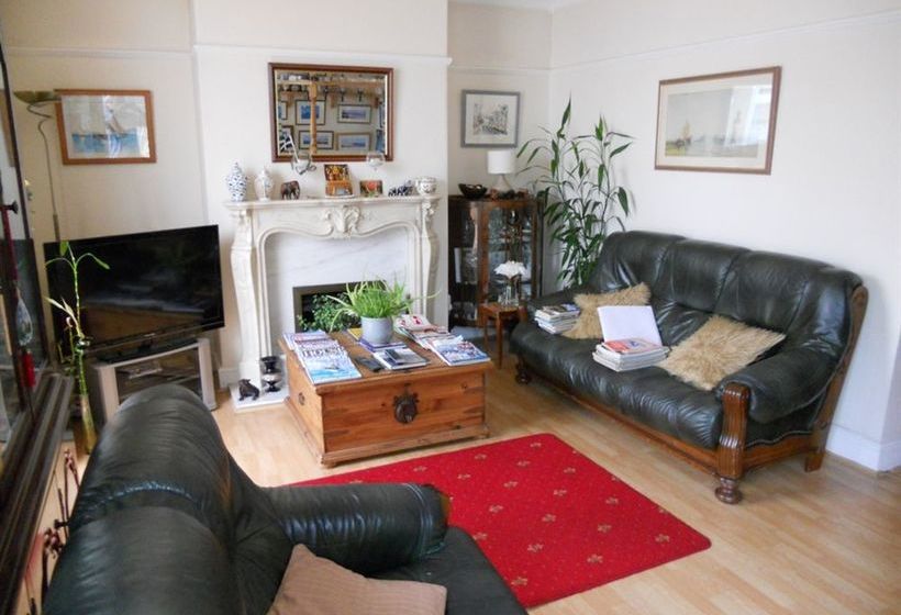 Bed and Breakfast The Elms Guest House