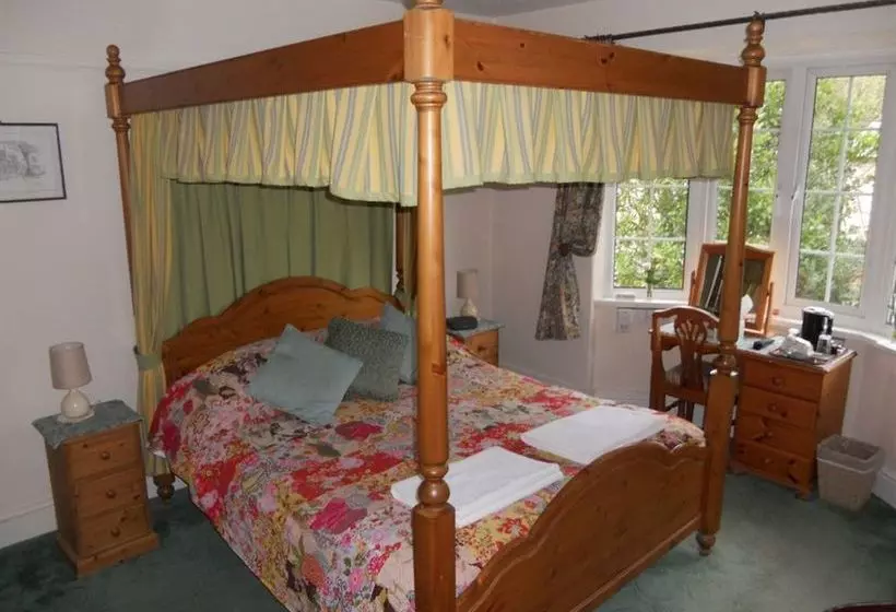 Bed and Breakfast The Elms Guest House