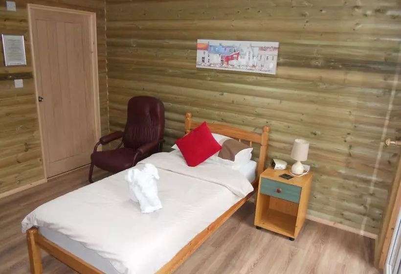 Bed and Breakfast The Elms Guest House