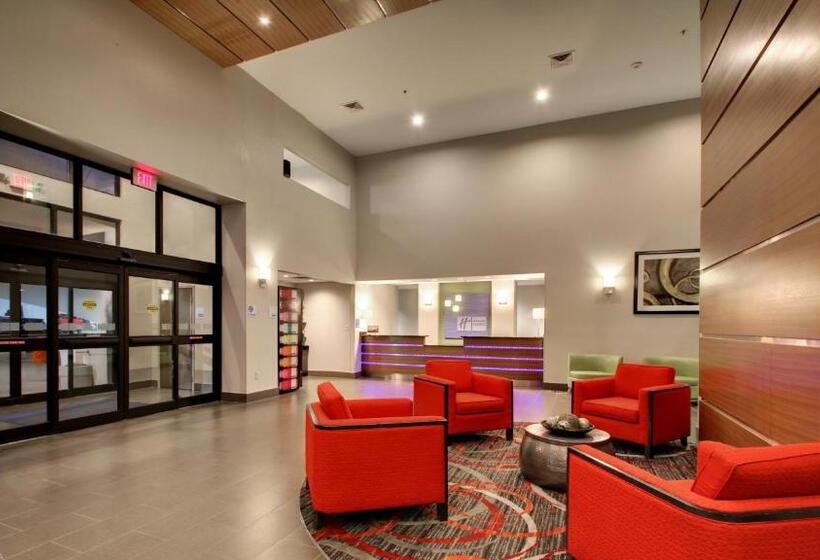 Отель La Quinta Inn & Suites By Wyndham Meridian