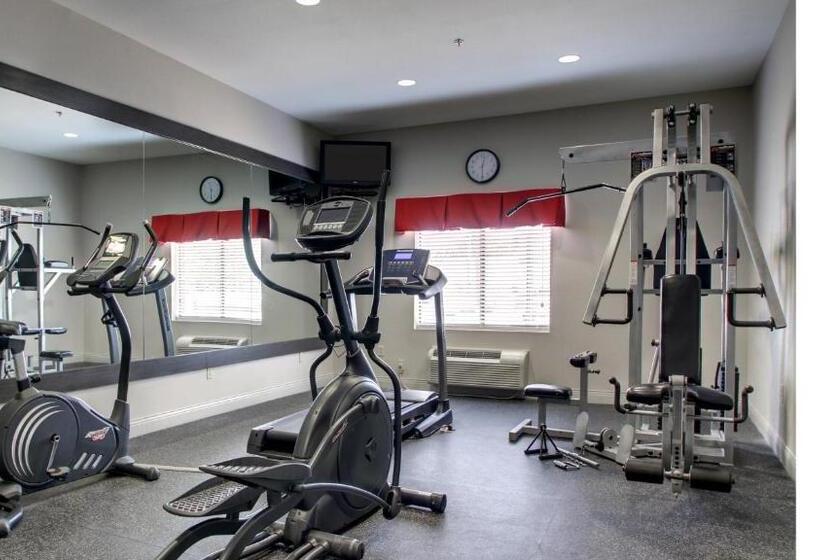 Отель La Quinta Inn & Suites By Wyndham Meridian