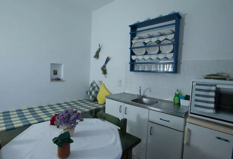 هتل Angeliki S Studios Paros