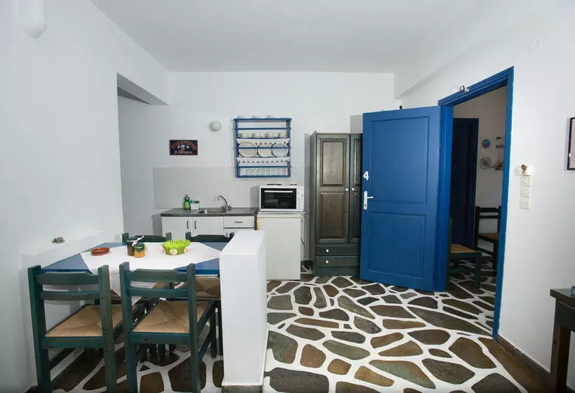 هتل Angeliki S Studios Paros