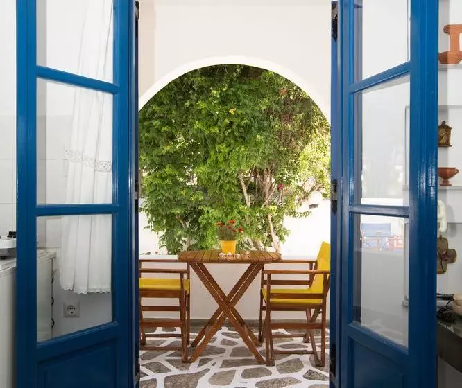 هتل Angeliki S Studios Paros