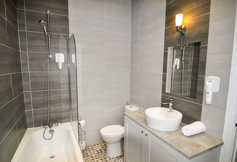 בית מלון כפרי Churchill S