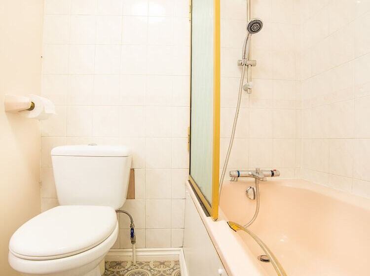 בית מלון כפרי Churchill S