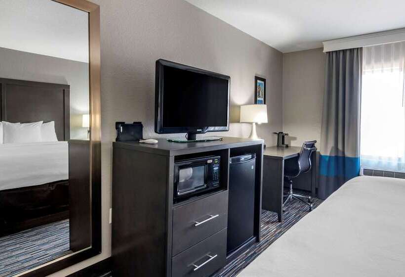 בית מלון כפרי Comfort Inn & Suites