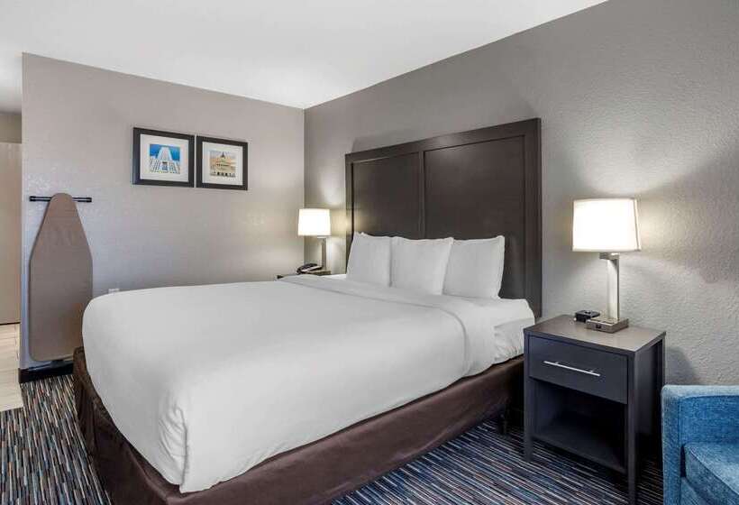 בית מלון כפרי Comfort Inn & Suites