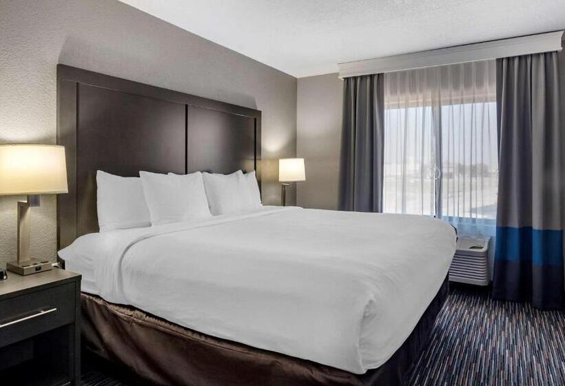 בית מלון כפרי Comfort Inn & Suites