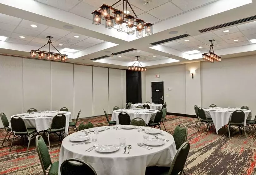 בית מלון כפרי Doubletree By Hilton Hattiesburg, Ms