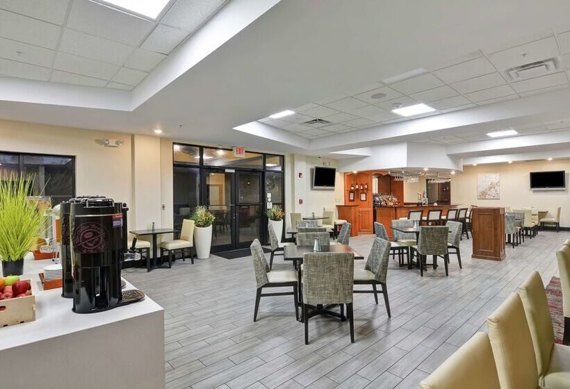 فندق Doubletree By Hilton Hattiesburg, Ms