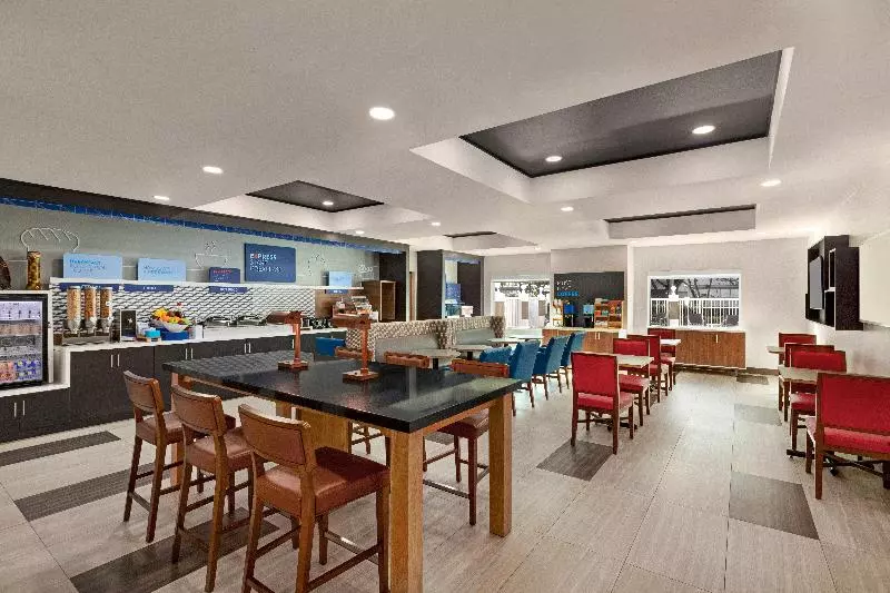 호텔 Holiday Inn Express & Suites Pembroke Pines Sheridan St, An Ihg