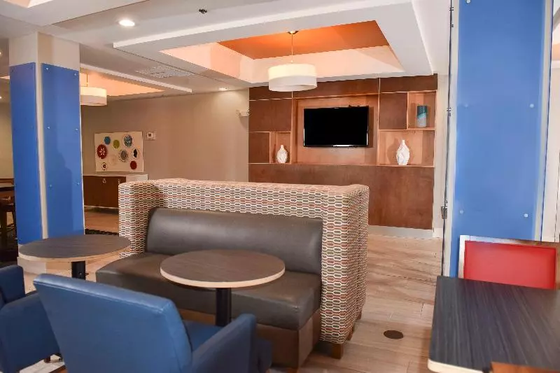 Holiday Inn Express Hotel & Suites Selma, An Ihg