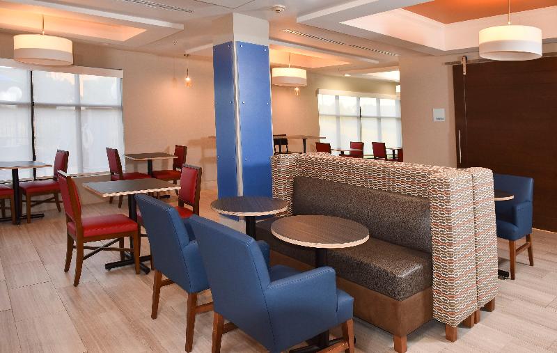 Holiday Inn Express Hotel & Suites Selma, An Ihg