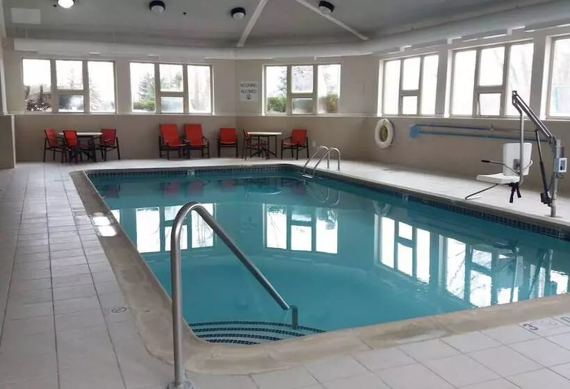 Holiday Inn Express Hotel & Suites Waterford, An Ihg