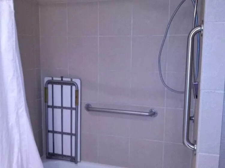 Holiday Inn Express Hotel & Suites Waterford, An Ihg