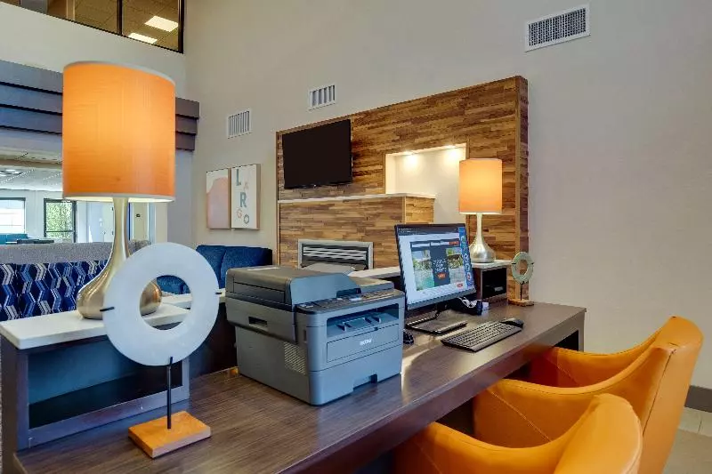 Отель Holiday Inn Express I 95 Capitol Beltway Largo, An Ihg