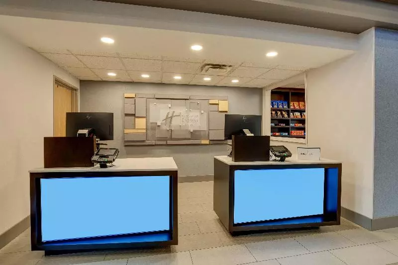 Отель Holiday Inn Express I 95 Capitol Beltway Largo, An Ihg