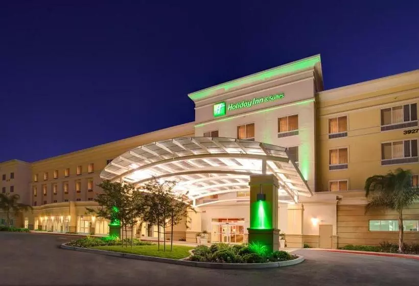 בית מלון כפרי Holiday Inn & Suites Bakersfield, An Ihg