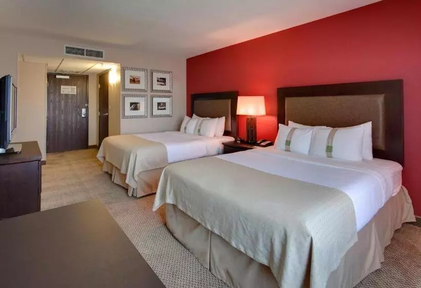 בית מלון כפרי Holiday Inn & Suites Bakersfield, An Ihg