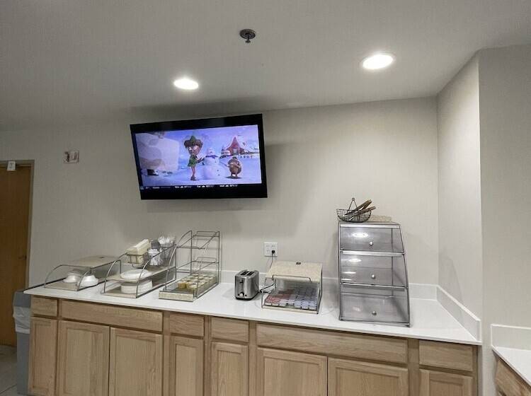 בית מלון כפרי Clarion Pointe Dillard Near Blue Ridge Mountains