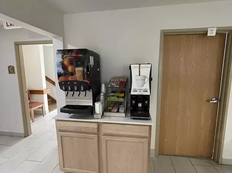 Отель Clarion Pointe Dillard Near Blue Ridge Mountains