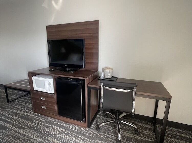 בית מלון כפרי Clarion Pointe Dillard Near Blue Ridge Mountains