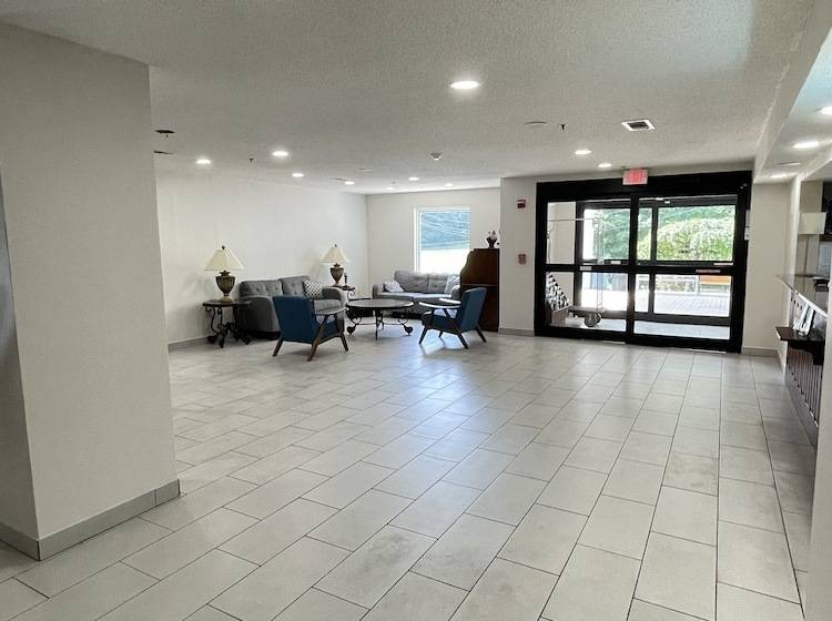 בית מלון כפרי Clarion Pointe Dillard Near Blue Ridge Mountains