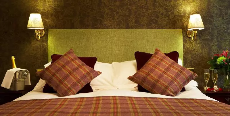 Отель The Black Swan Inn