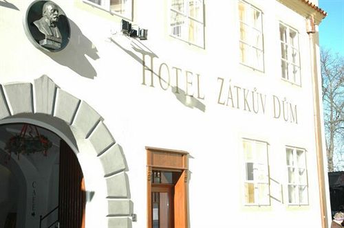 Hotel Zatkuv Dum