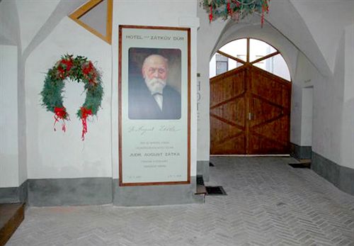 Hotel Zatkuv Dum