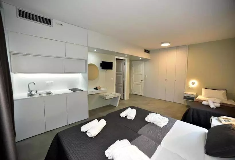 Olive Press Hotel & Apartments