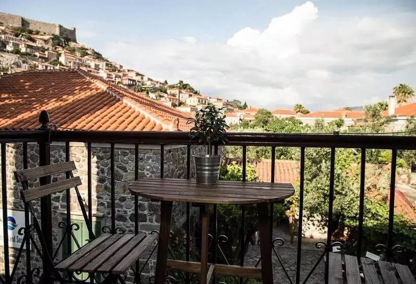 Olive Press Hotel & Apartments